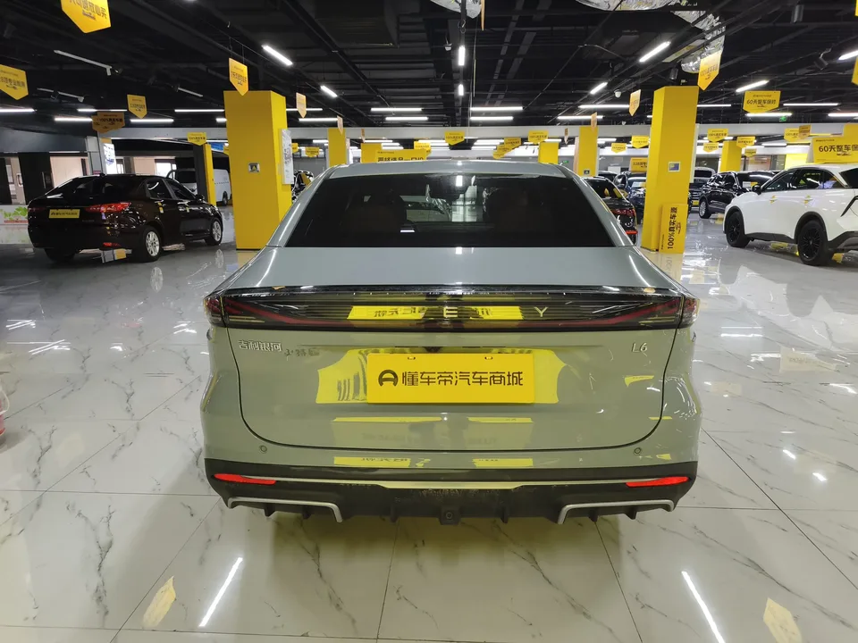 Geely Galaxy L6 Galaxy L6 2023 1.5T DHT 125km PLUS 2024 — thumbnail 2