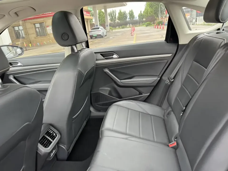 Volkswagen Lavida Lavida 2022 1.5L Automatic Comfort Edition 2022 — thumbnail 5