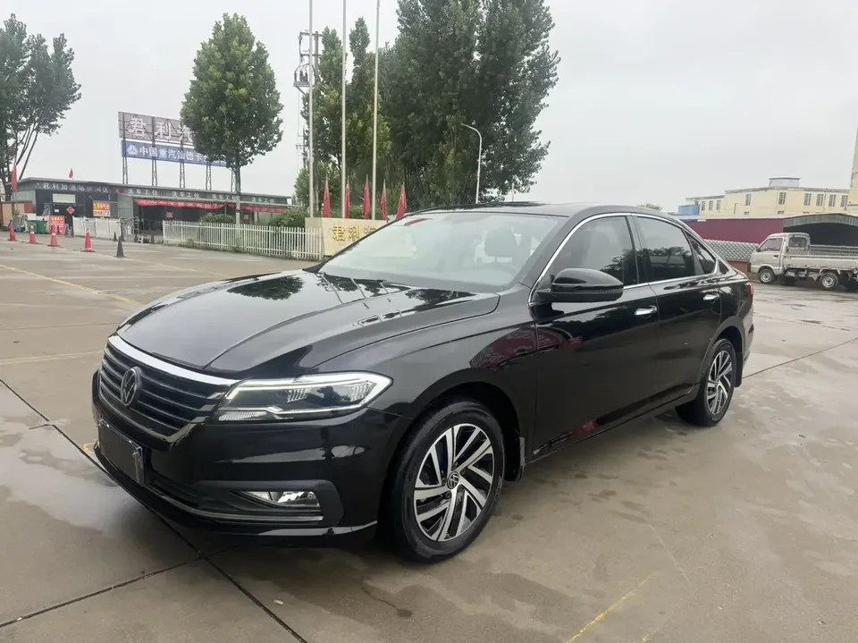 Volkswagen Lavida Lavida 2022 1.5L Automatic Comfort Edition 2022 — photo 1, buy with delivery to Moscow