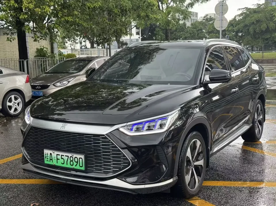 BYD Song PLUS DM Song PLUS DM 2021 DM-i 110KM 2WD Flagship 2022 — фото 1, купить с доставкой в Москву