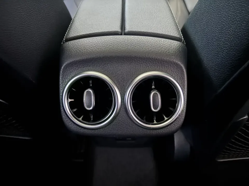 Mercedes-Benz Klasa A Mercedes Benz A Class 2022 A 180 L Sports Sedan 2022 — thumbnail 3