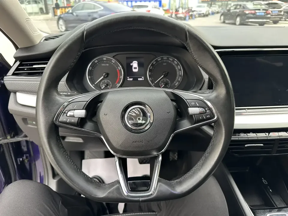 Skoda Octavia Octavia 2022 PRO TSI280 DSG Premium Edition 2022 — thumbnail 3