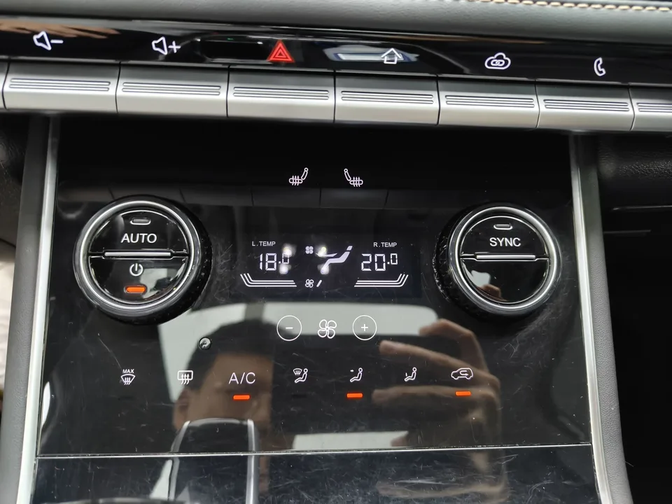 Chery Tiggo 8 Tiggo 8 2023 230TCI Automatic Advanced Edition 2023 — thumbnail 3