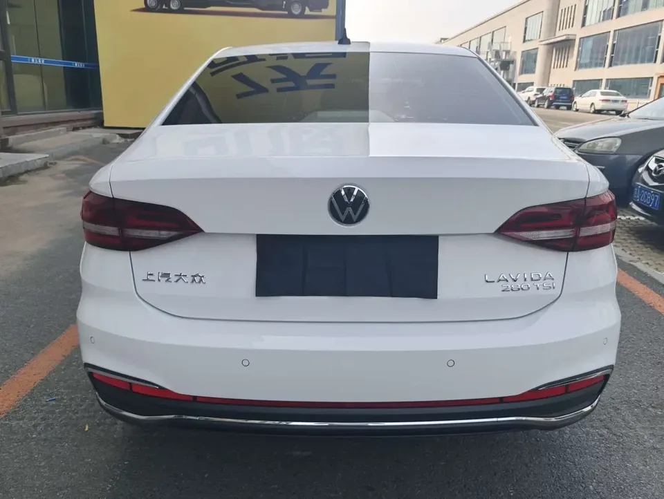 Volkswagen Lavida Lavida 2023 280TSI DSG Full Elegance Edition 2022 — thumbnail 2