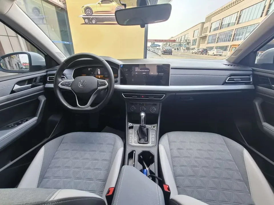 Volkswagen Lavida Lavida 2023 280TSI DSG Full Elegance Edition 2022 — thumbnail 3