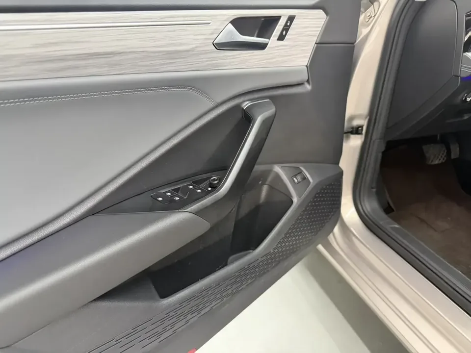 Volkswagen Sagitar Sagitar 2023 280TSI DSG Transcendence Lite 2023 — thumbnail 3