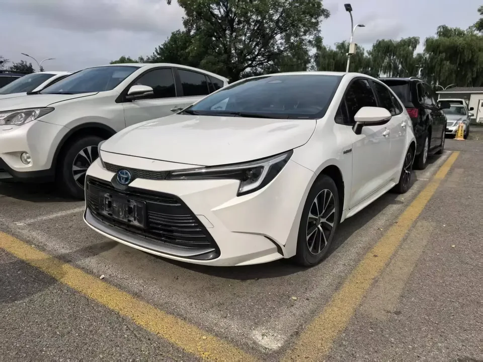 Toyota Levin Lei Ling 2023 Hybrid 1.8L Leading Edition 2024 — photo 1, buy with delivery to Moscow