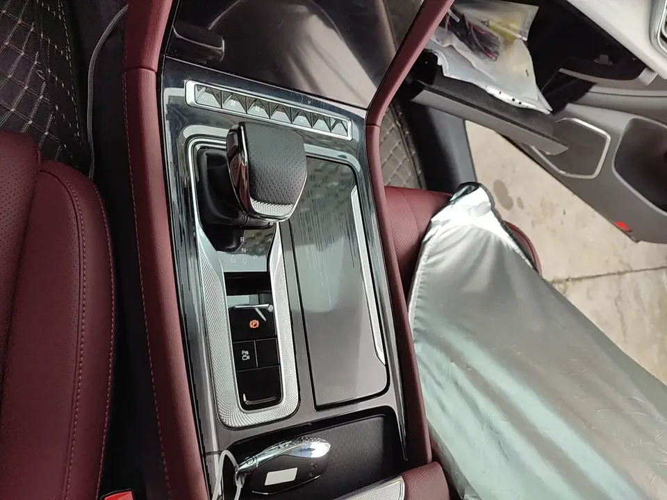 Hongqi H5 Hongqi H5 2025 1.5T DCT Flagship Edition 2024 — thumbnail 3