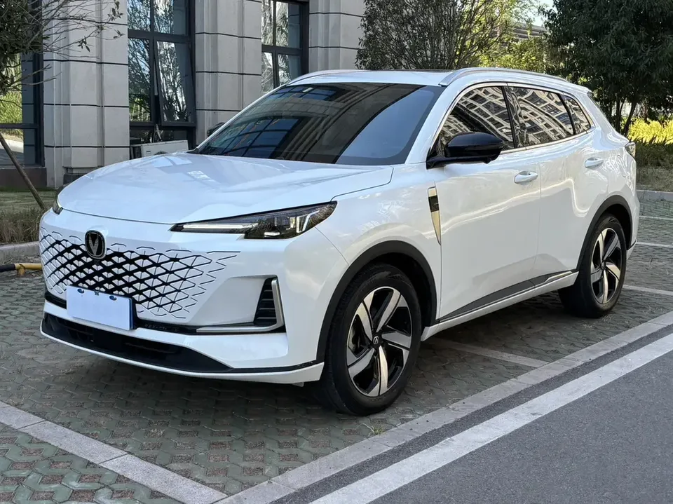 Changan CS55 Plus Changan CS55 PLUS 2024 The third generation 1.5T DCT premium model 2024 — photo 1, buy with delivery to Moscow