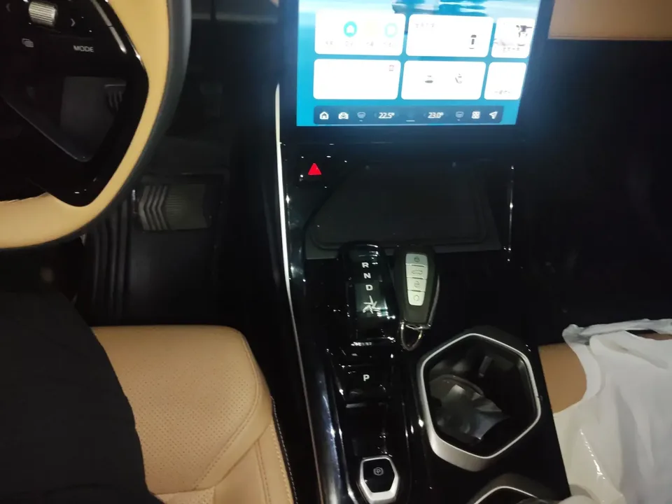 Geely Atlas L Boyue L 2023 1.5TD DCT Premium 2023 — thumbnail 3