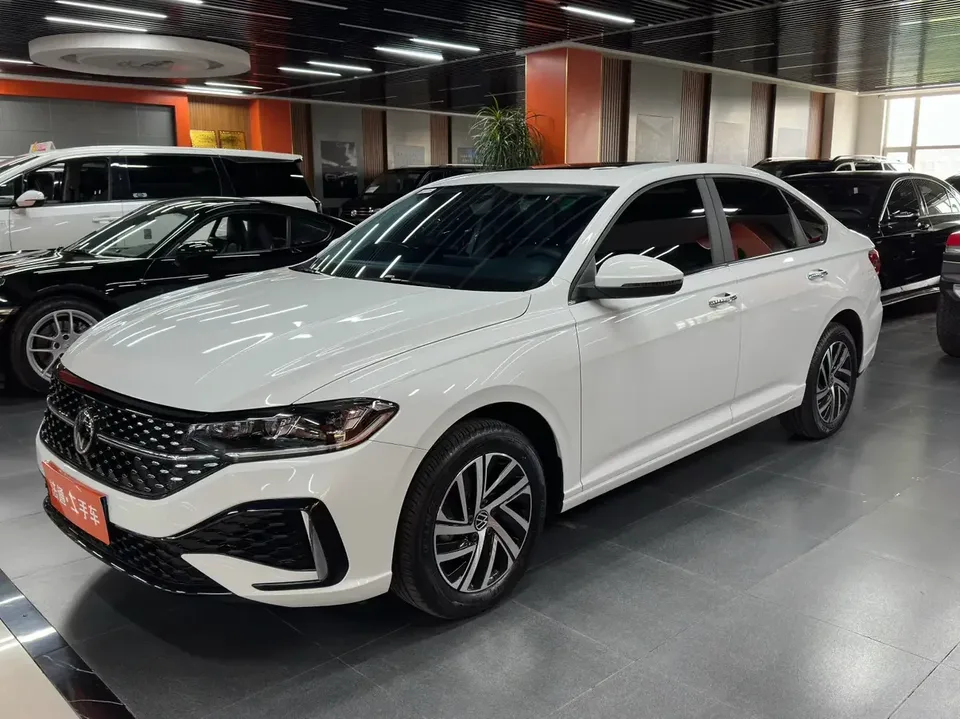 Volkswagen Lavida Lavida 2024 1.5L Automatic Starry Sky 5 Million Edition 2025 — photo 1, buy with delivery to Moscow