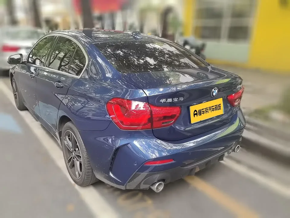 BMW 1 Series BMW 1 Series 2023 120i M Sport 2023 — thumbnail 4