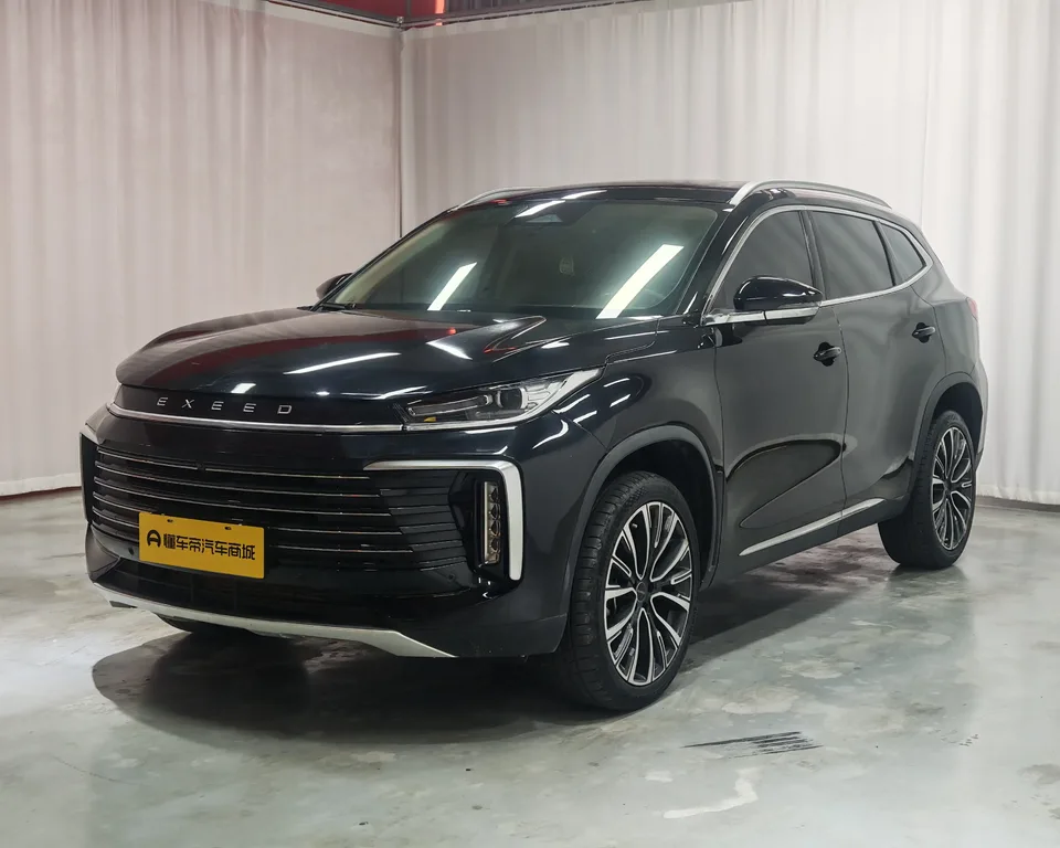 Exeed TXL Stars in the clouds 2024 Lingyun 400T 2WD Star Edition 2024 — photo 1, buy with delivery to Moscow
