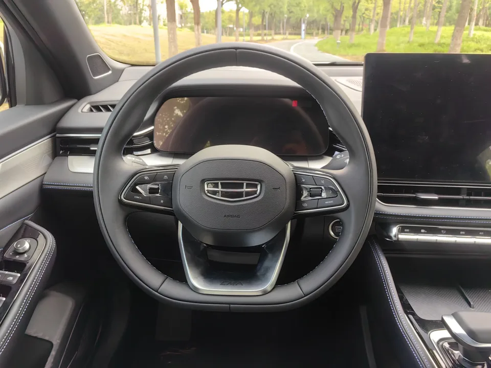 Geely Preface Xing Rui 2025 1.5T Dongfang Yao Jinghong Edition 2025 — thumbnail 3