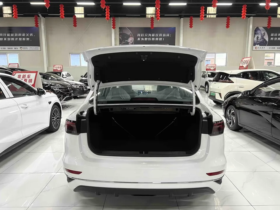 Geely Emgrand emgrand 2025 4th Generation 1.5L CVT Star Edition 2026 — thumbnail 5