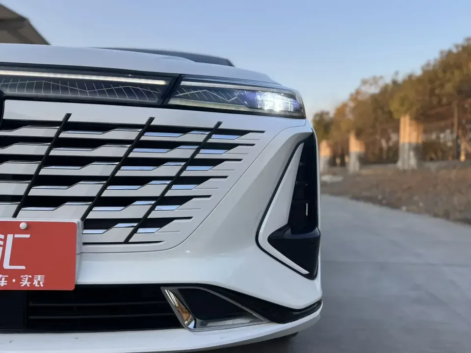 Changan CS75PLUS Changan CS75 PLUS 2023 The third generation 1.5T automatic premium model 2023 — thumbnail 3