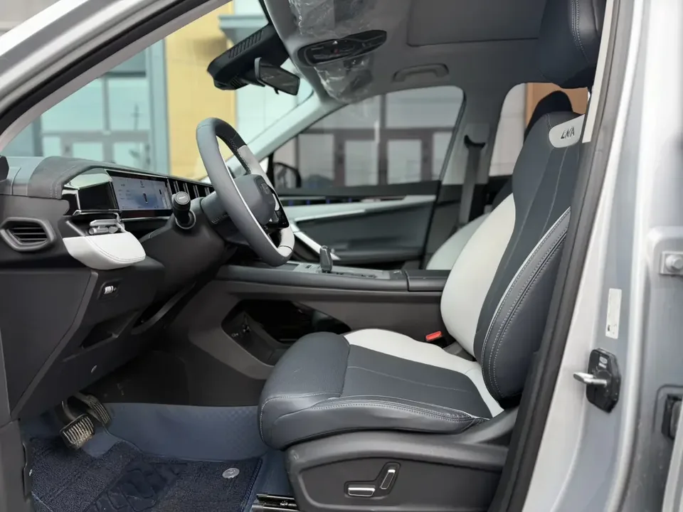 Geely Atlas L Boyue L 2024 1.5TD DCT Longteng Edition 2024 — thumbnail 5