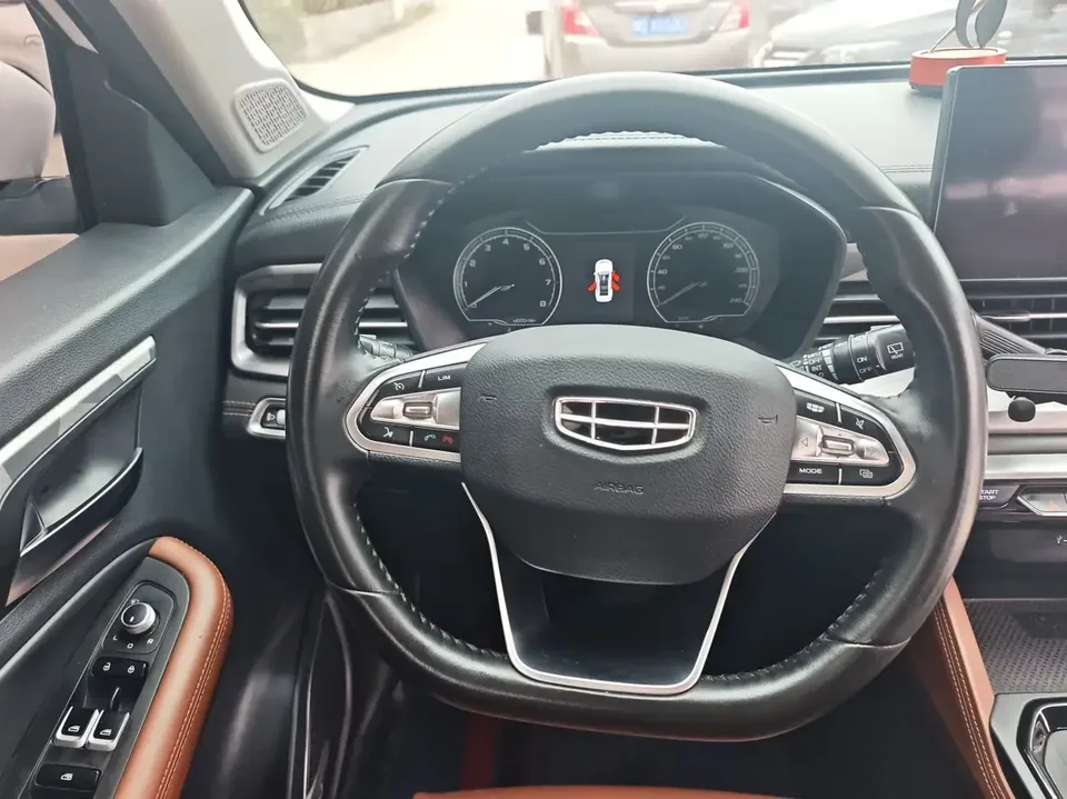 Geely Vision X6 Vision X6 2021 PRO 1.4T Automatic Premium 2022 — thumbnail 3