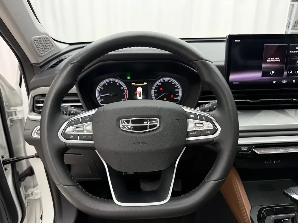 Geely Vision X6 Vision X6 2021 PRO 1.4T Automatic Premium 2022 — thumbnail 4