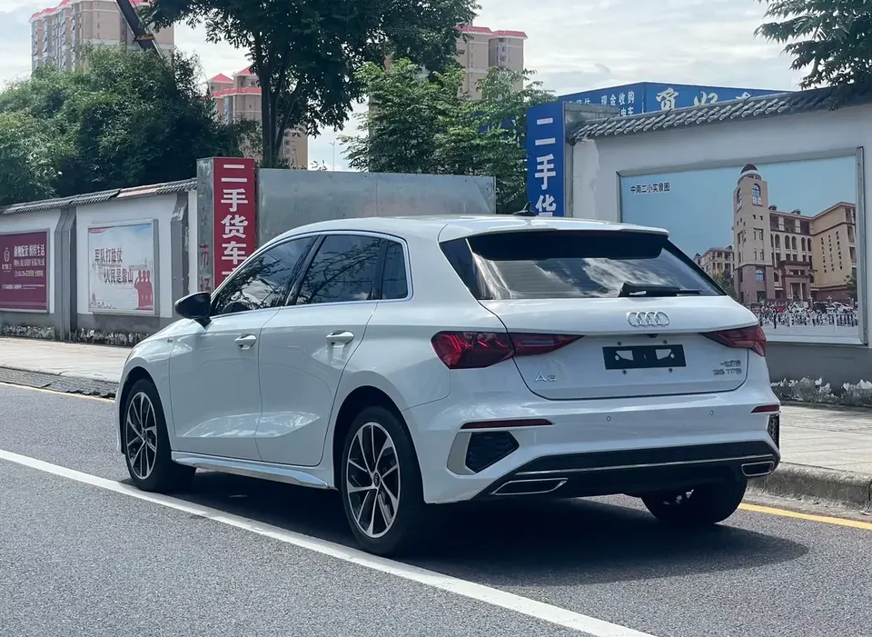 Audi A3 Audi A3 2022 Sportback 35 TFSI: A progressive sports model 2022 — миниатюра 2