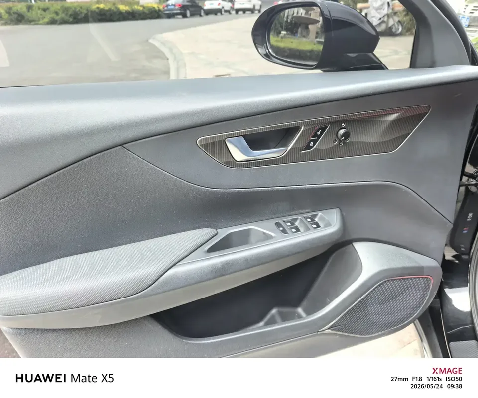 Hongqi E-QM5 Hongqi E-QM5 2024 450km travel version 100kW 2024 — thumbnail 2