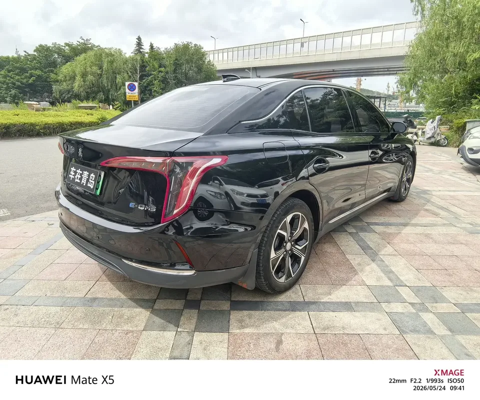 Hongqi E-QM5 Hongqi E-QM5 2024 450km travel version 100kW 2024 — thumbnail 4