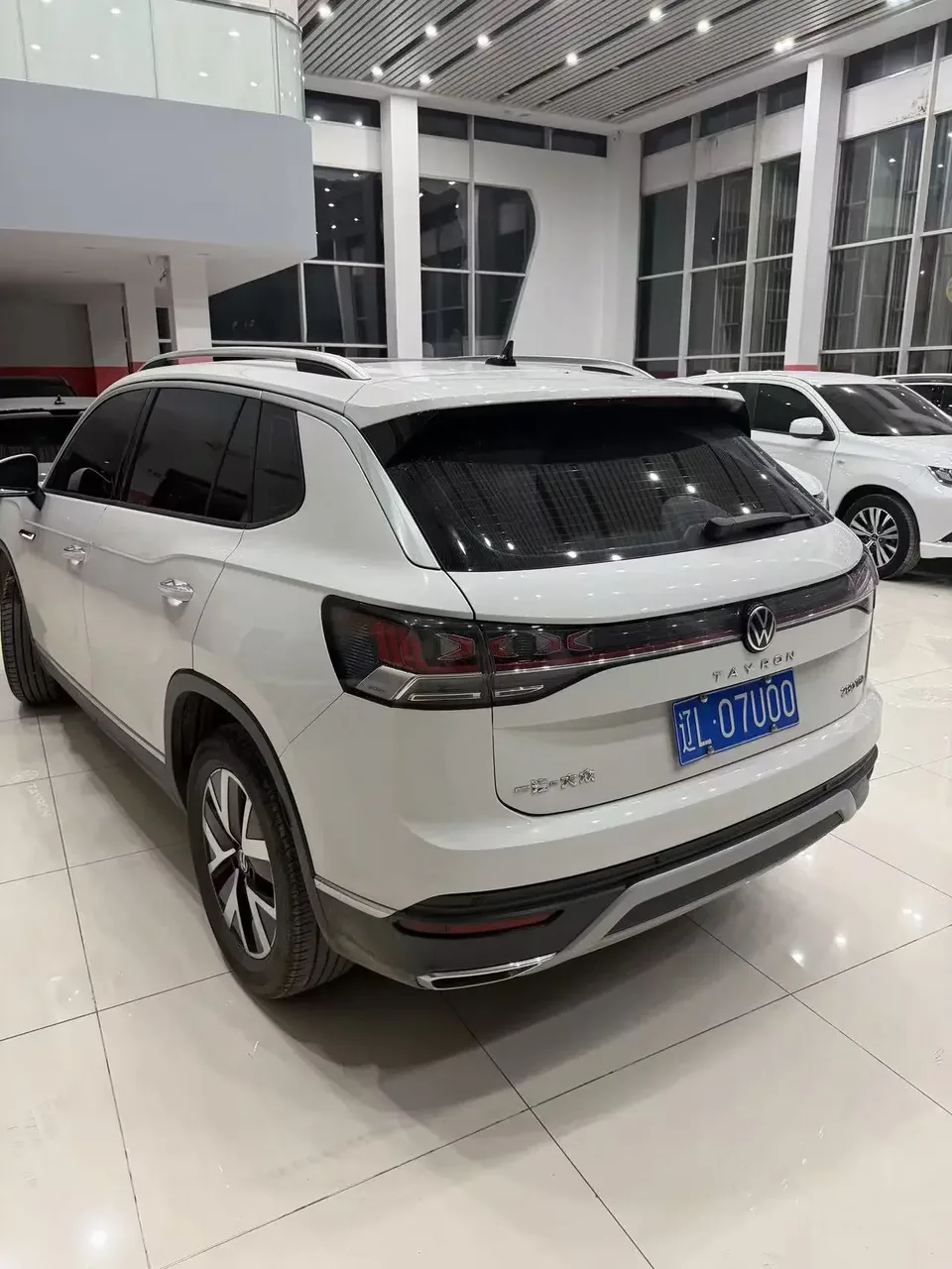 Volkswagen Tayron Tanyue 2023 280TSI 2WD Luxury Plus Advanced Edition 2023 — thumbnail 4