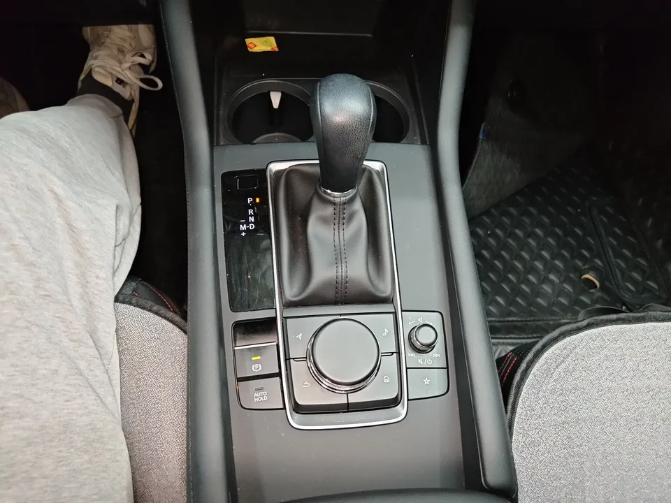 Mazda Axela Mazda3 Angkesela 2023 2.0L Automatic Quality Edition 2024 — thumbnail 3