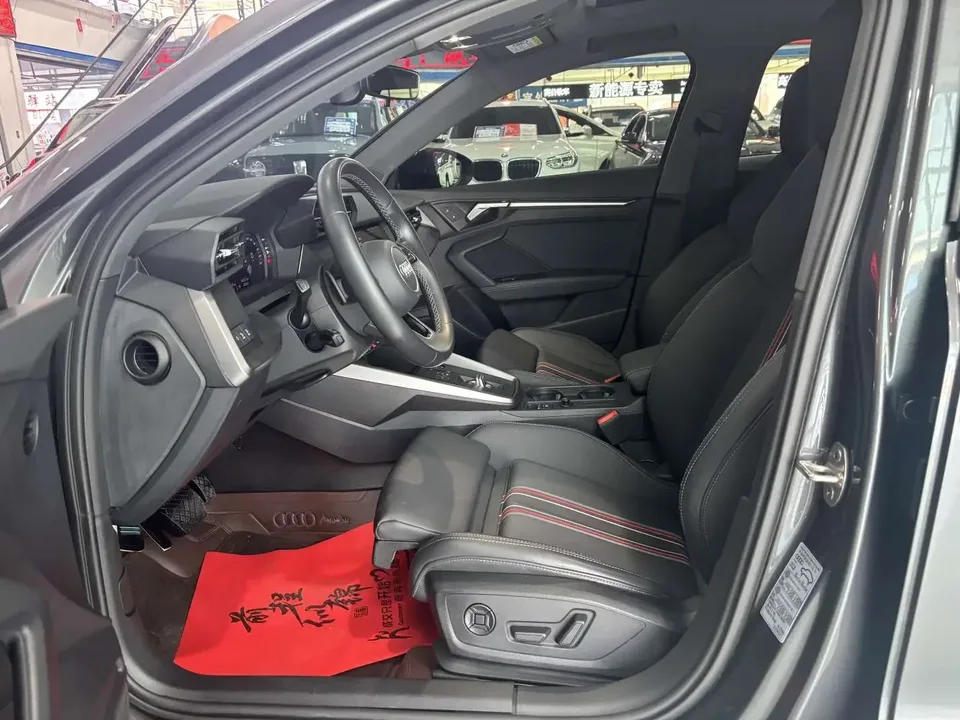 Audi A3 Audi A3 2023 Sportback 35 TFSI Stylish and sporty 2023 — thumbnail 4