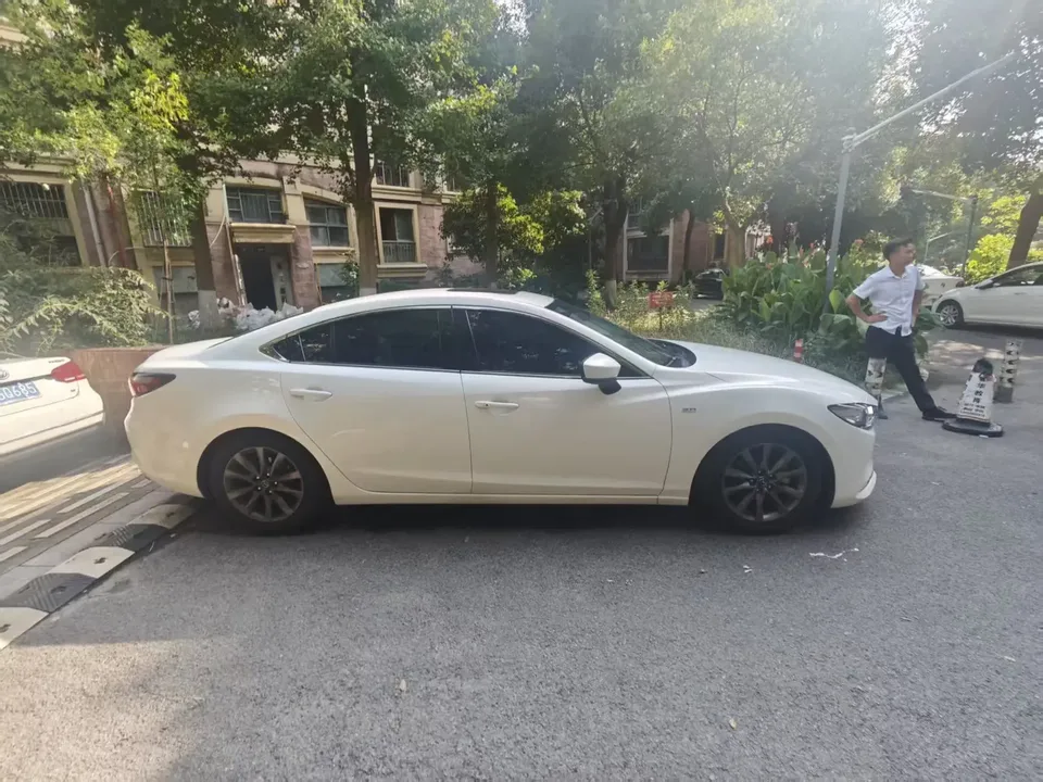 Mazda Atenza Atez 2021 2.0L Blue Sky Deluxe Edition 2023 — thumbnail 2