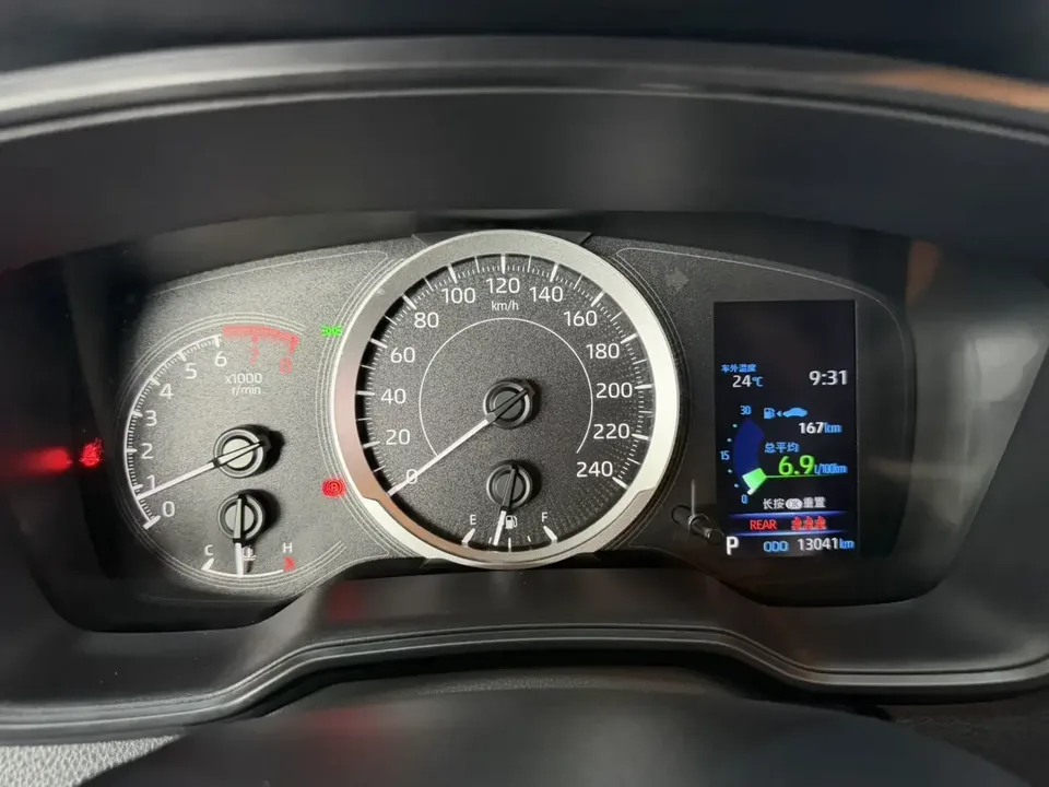 Toyota Corolla Corolla 2021 1.2T S-CVT Pioneer Edition 2022 — миниатюра 4
