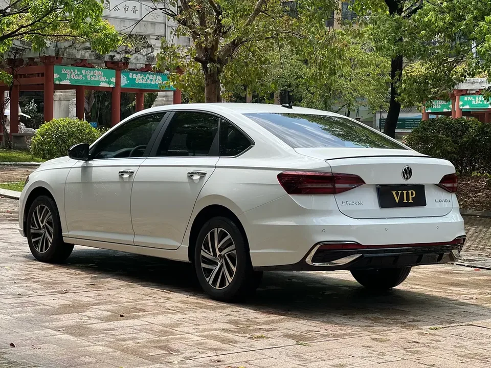 Volkswagen Lavida Lavida 2024 300TSI DSG Starry Sky Leading Edition 2025 — миниатюра 2