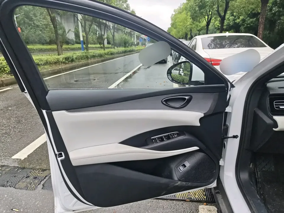 BYD Seal 06DM Seal 06DM 2024 DM-i 80KM Premium 2024 — миниатюра 5