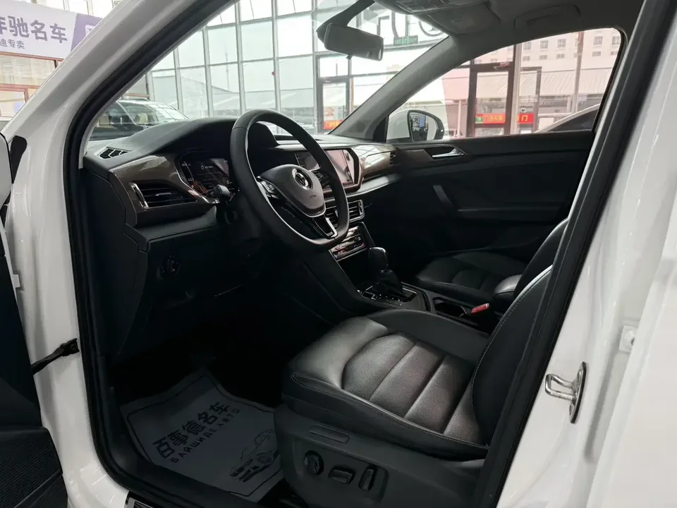 Volkswagen Tharu tuyue 2022 280TSI 2WD Deluxe Edition 2023 — thumbnail 5