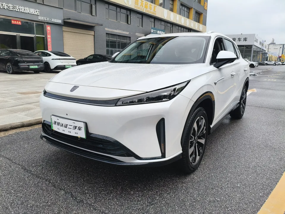 Roewe D5X DMH Roewe D5X DMH 2024 135 Ultimate 2024 — photo 1, buy with delivery to Moscow