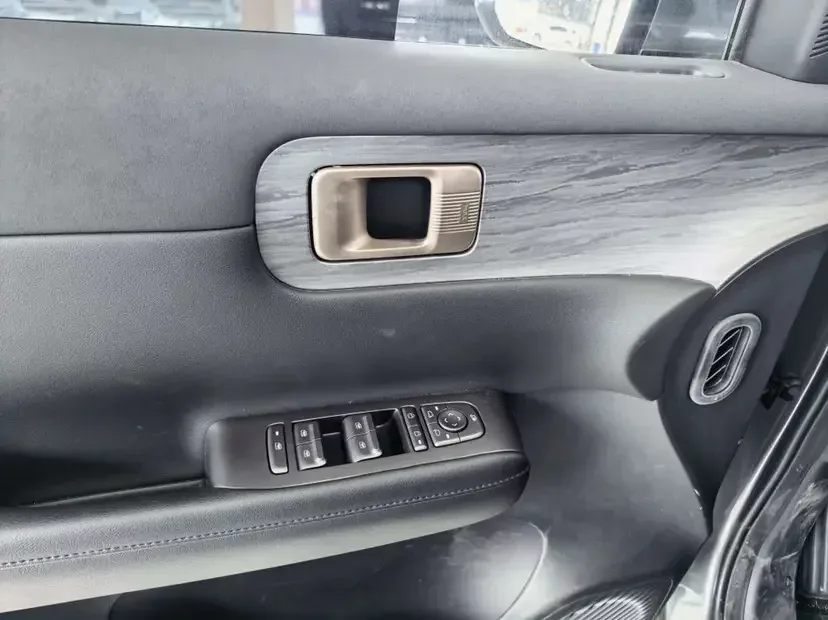 Wuling Starlight S PHEV Wuling Starlight S PHEV 2024 130km Flagship 2024 — thumbnail 4