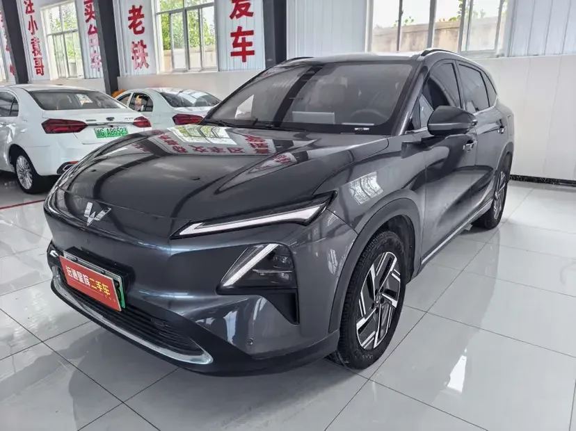 Wuling Starlight S PHEV Wuling Starlight S PHEV 2024 130km Flagship 2024 — photo 1, buy with delivery to Moscow