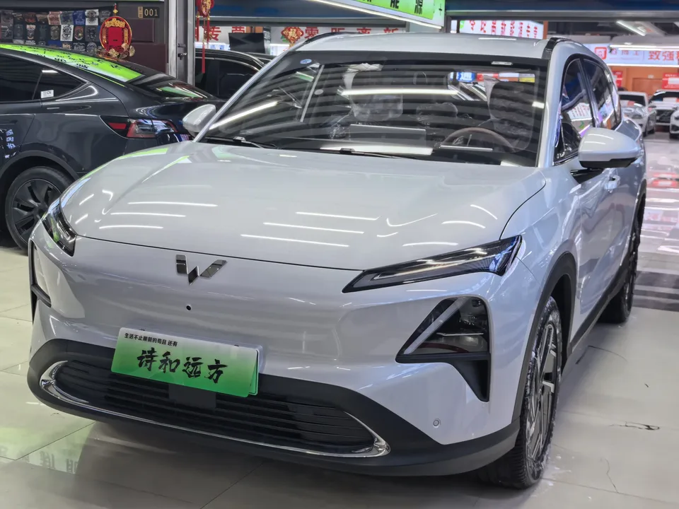 Wuling Starlight S PHEV Wuling Starlight S PHEV 2024 130km Pilot 2026 — photo 1, buy with delivery to Moscow
