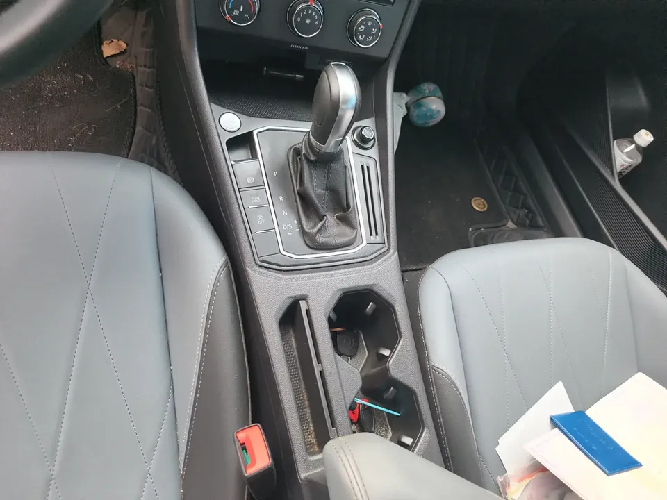 Volkswagen Lavida Lavida 2024 1.5L Automatic Starry Sky 5 Million Edition 2024 — thumbnail 3