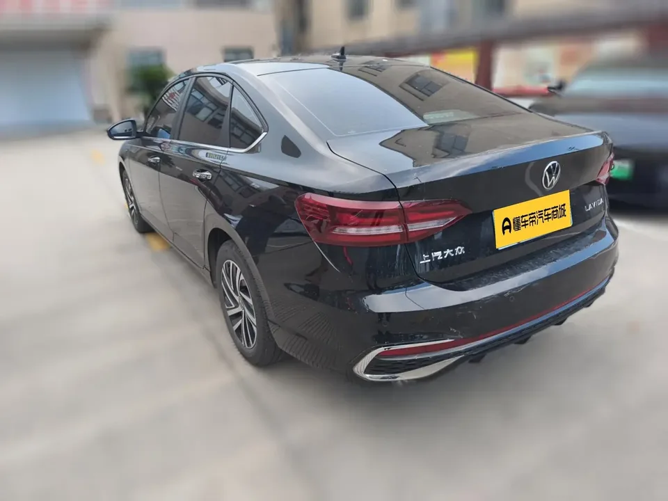 Volkswagen Lavida Lavida 2024 1.5L Automatic Starry Sky 5 Million Edition 2024 — thumbnail 4