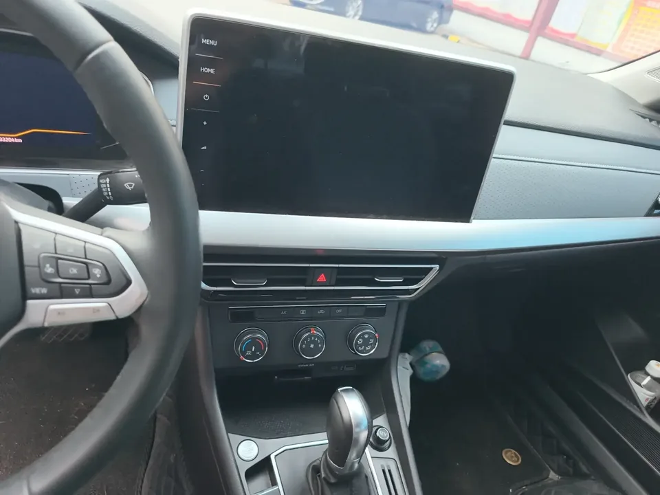 Volkswagen Lavida Lavida 2024 1.5L Automatic Starry Sky 5 Million Edition 2024 — thumbnail 5