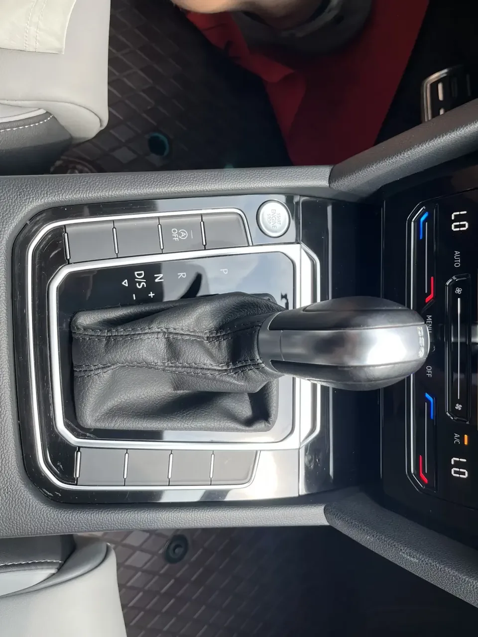 Volkswagen Magotan Magotan 2023 2 millionth anniversary edition 280TSI DSG leading model 2023 — thumbnail 3