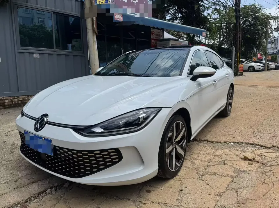 Volkswagen Lamando Lingdu 2024 Lingdu L 280TSI DSG Hot Edition 2025 — фото 1, купить с доставкой в Москву