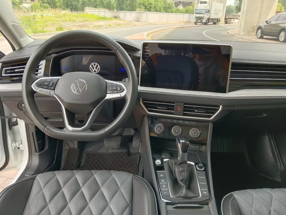 Volkswagen Sagitar Sagitar 2023 200TSI DSG Beyond Edition 2024 — thumbnail 4