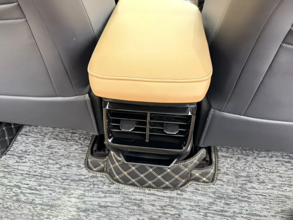 Geely Atlas L Boyue L 2023 1.5TD DCT Premium 2024 — thumbnail 3
