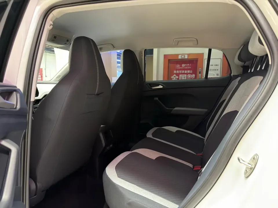 Volkswagen Tharu tuyue 2025 New 1.5L Ruijin Edition 2025 — thumbnail 3