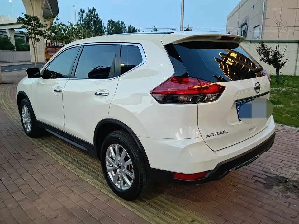 Nissan X-Trail Qijun 2022 2.0L 2WD Smart Link Premium Edition 2025 — thumbnail 2