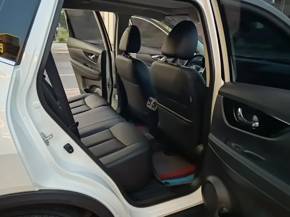 Nissan X-Trail Qijun 2022 2.0L 2WD Smart Link Premium Edition 2025 — thumbnail 5