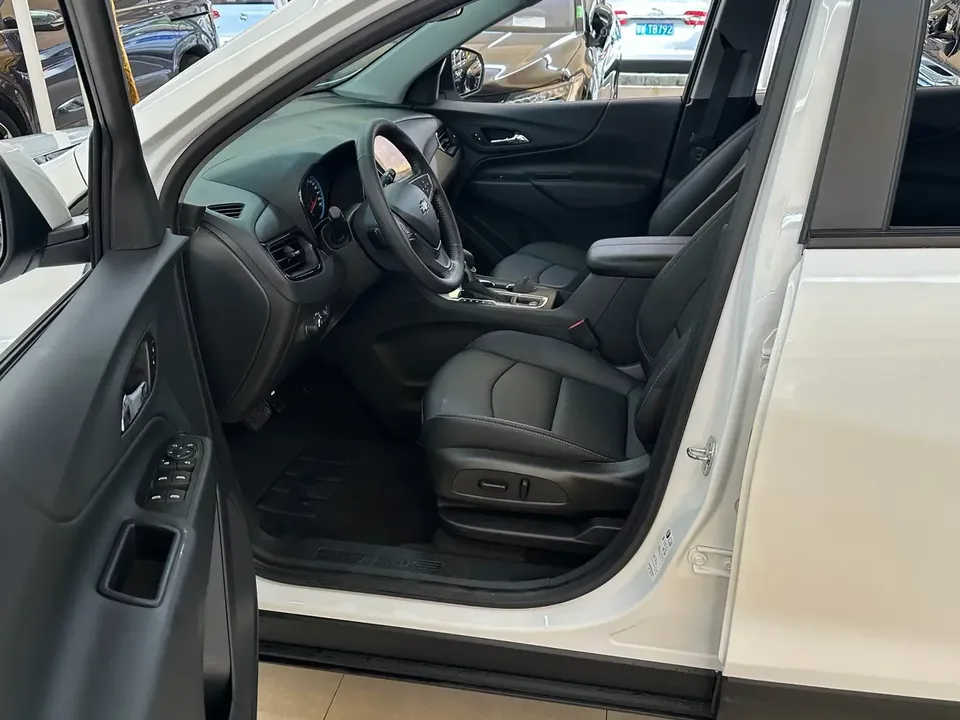 Chevrolet Equinox explorer 2023 1.5T Chijie Edition 2023 — thumbnail 3