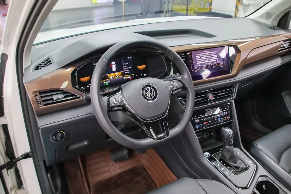 Volkswagen Tharu tuyue 2022 280TSI 2WD Deluxe Edition 2022 — thumbnail 5